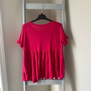 Boutique style top. Bright pink, size Small